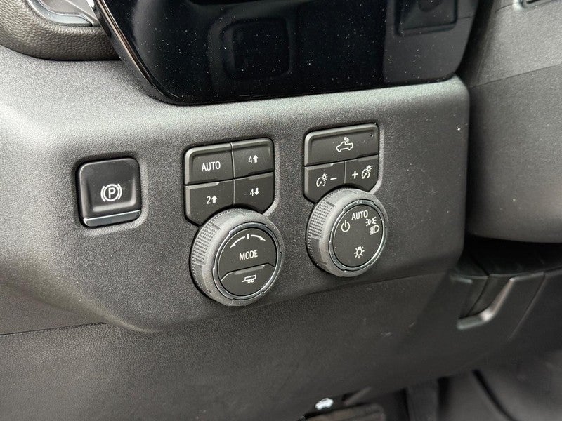 2026 Chevrolet Silverado 1500 4WD Crew Cab 147" LT w/1LT