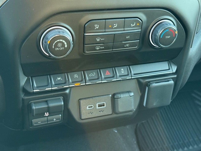 2026 Chevrolet Silverado 1500 4WD Crew Cab 147" Custom