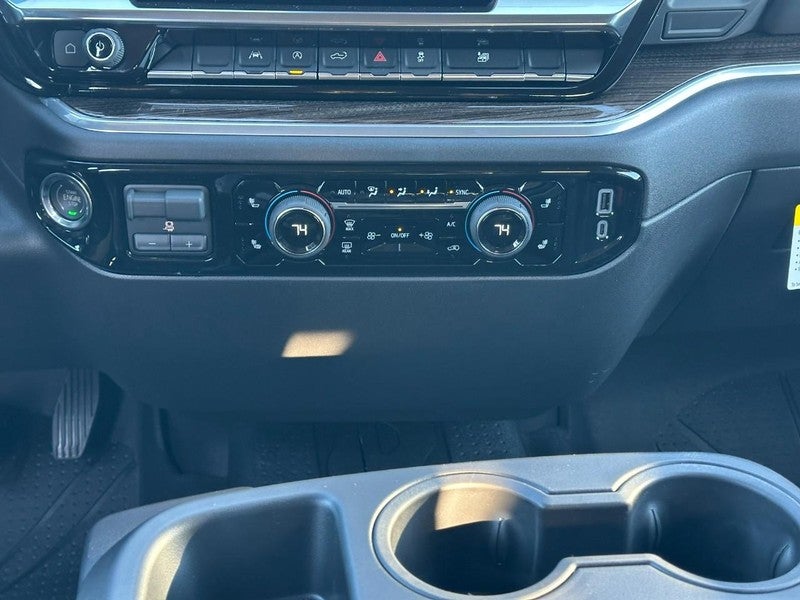 2026 Chevrolet Silverado 1500 4WD Crew Cab 147" LT w/1LT