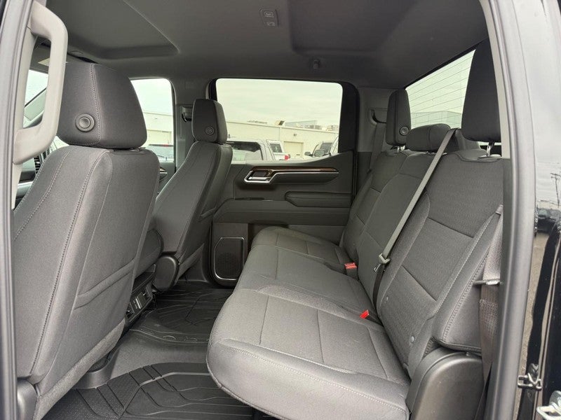 2026 Chevrolet Silverado 1500 4WD Crew Cab 147" RST