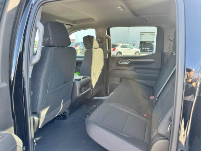 2026 Chevrolet Silverado 1500 4WD Crew Cab 147" RST