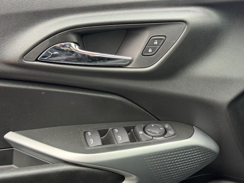 2026 Chevrolet Trax FWD 4dr LS