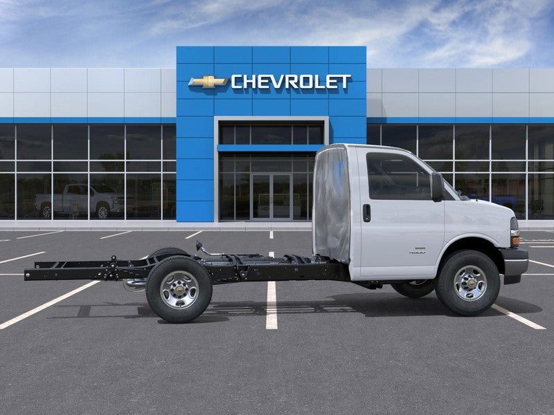 2025 Chevrolet Express Commercial Cutaway 3500 Van 139"