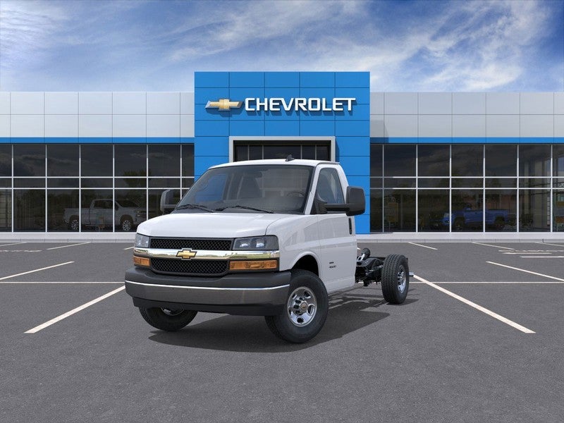 2025 Chevrolet Express Commercial Cutaway 3500 Van 139"