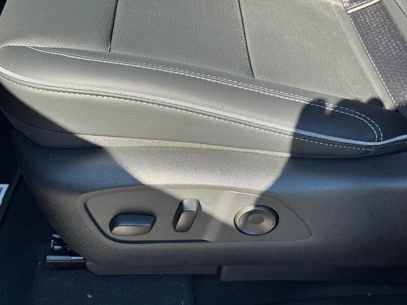 2026 Chevrolet Silverado EV e4WD Crew Cab Max Range LT