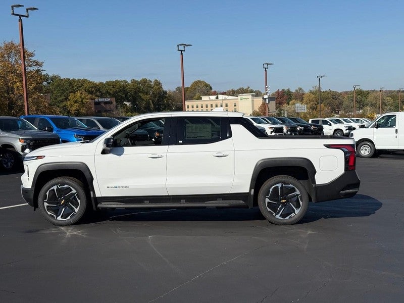 2026 Chevrolet Silverado EV e4WD Crew Cab Max Range LT
