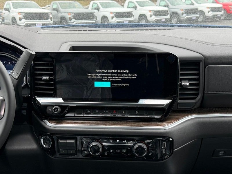 2026 Chevrolet Silverado 1500 4WD Crew Cab 147" RST