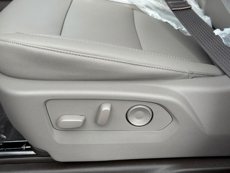 2026 Chevrolet Silverado 1500 4WD Crew Cab 147" RST