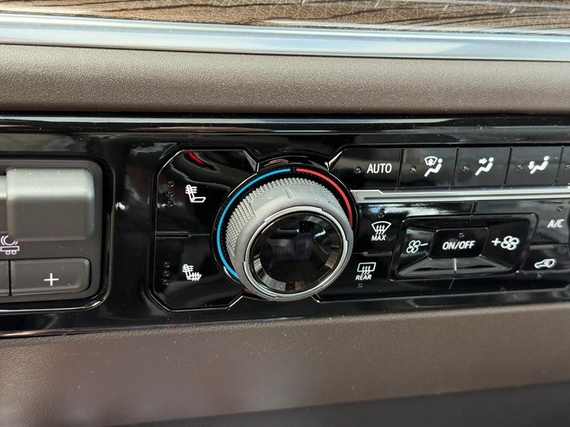 2026 Chevrolet Silverado 1500 4WD Crew Cab 147" RST