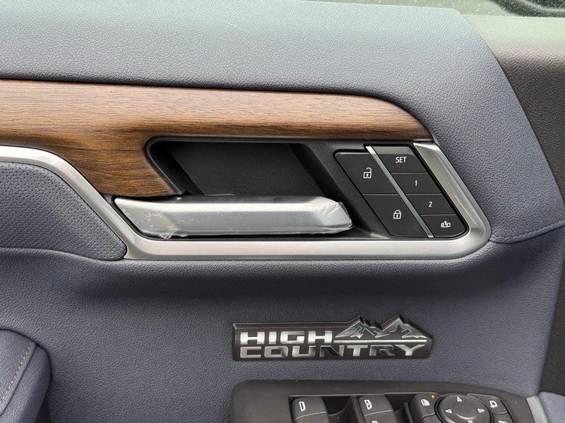 2026 Chevrolet Silverado 1500 4WD Crew Cab 147" High Country