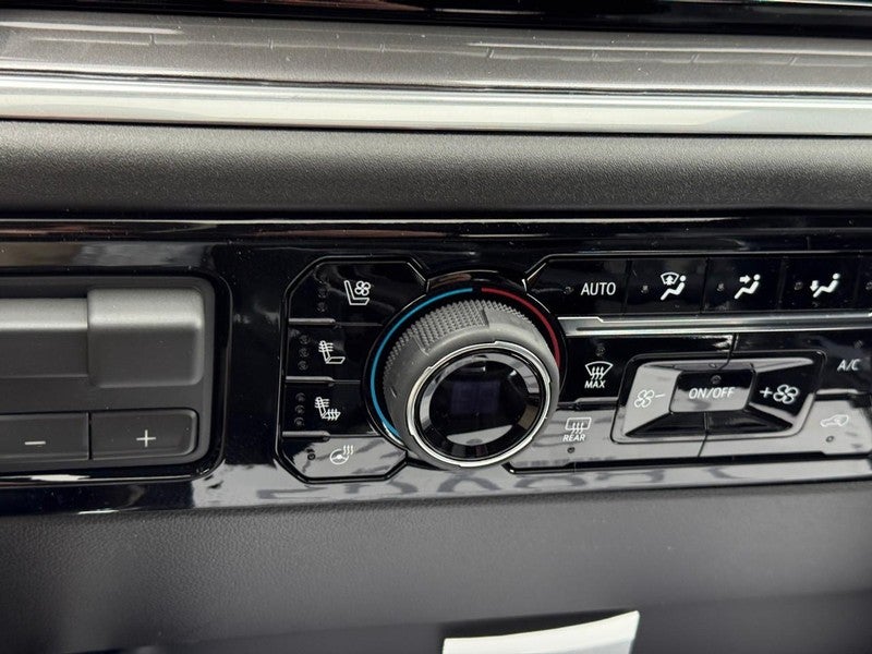 2026 Chevrolet Silverado 1500 4WD Crew Cab 147" High Country