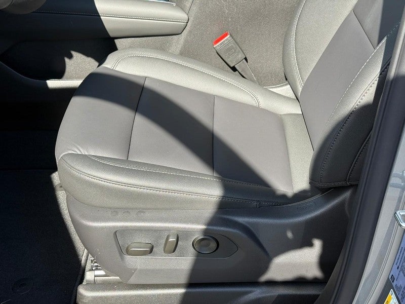 2026 Chevrolet Suburban 4WD 4dr LT