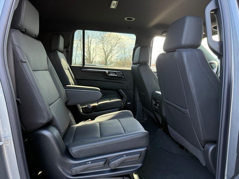 2026 Chevrolet Suburban 4WD 4dr LT