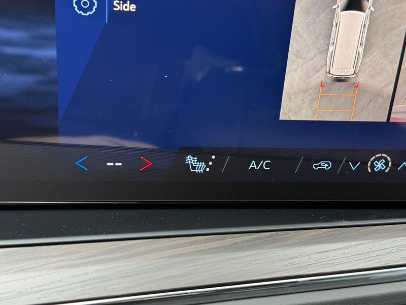 2026 Chevrolet Suburban 4WD 4dr LT