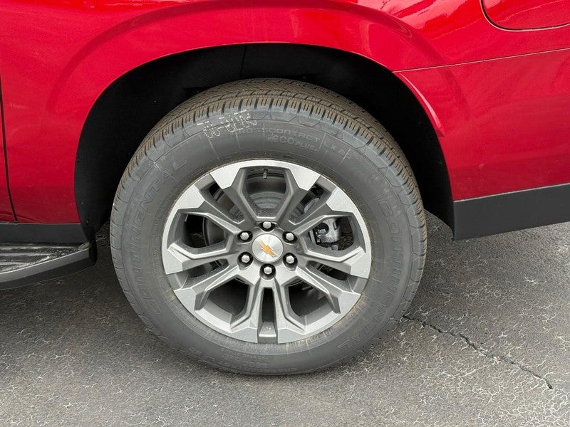 2026 Chevrolet Suburban 4WD 4dr LT