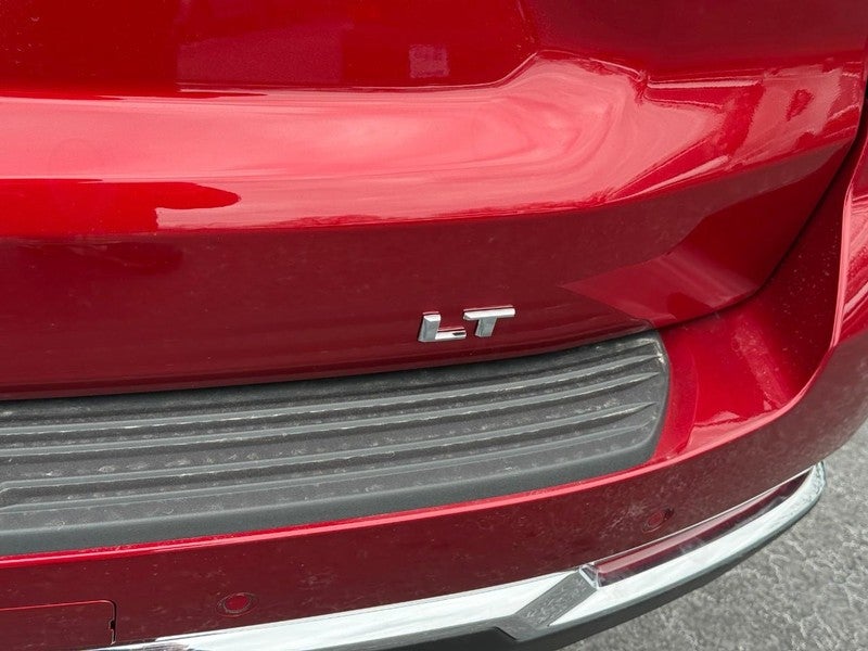 2026 Chevrolet Suburban 4WD 4dr LT