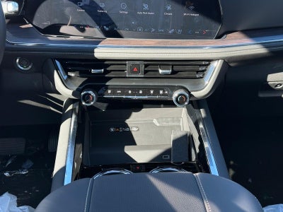 2026 Chevrolet Suburban 4WD 4dr Premier