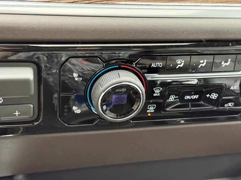 2026 Chevrolet Silverado 1500 4WD Crew Cab 147" RST