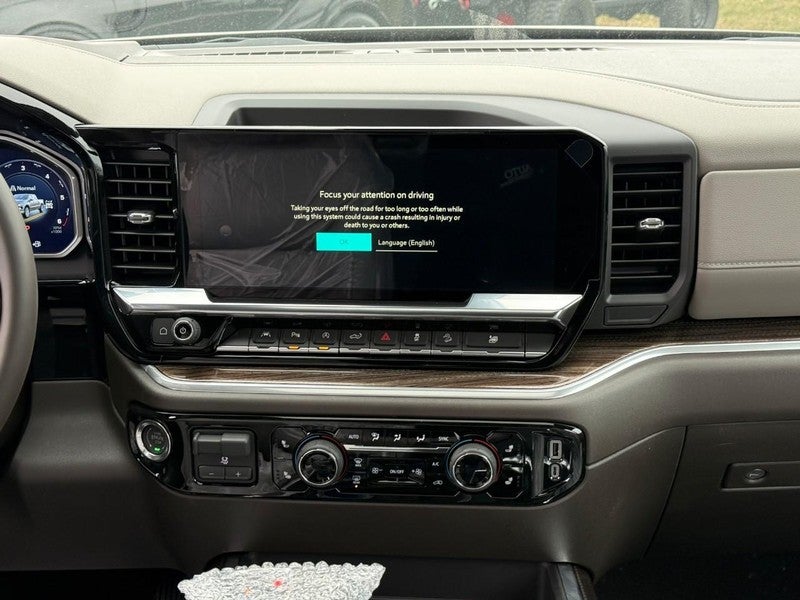 2026 Chevrolet Silverado 1500 4WD Crew Cab 147" RST