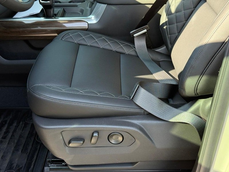 2026 Chevrolet Silverado 1500 4WD Crew Cab 147" RST