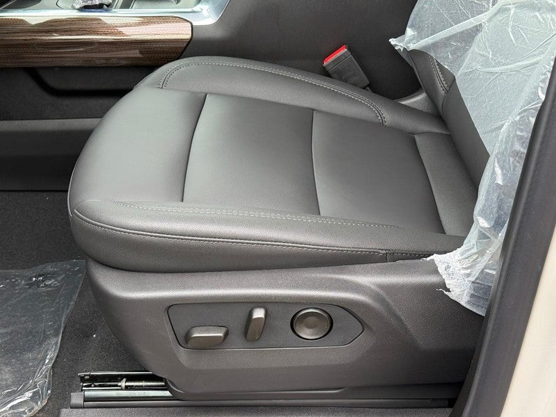 2026 Chevrolet Silverado 1500 4WD Crew Cab 147" RST