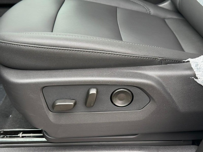 2026 Chevrolet Silverado 1500 4WD Crew Cab 147" RST