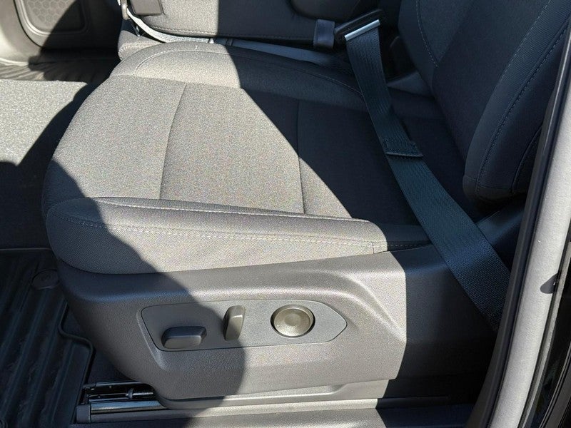 2026 Chevrolet Silverado 1500 4WD Crew Cab 147" Custom